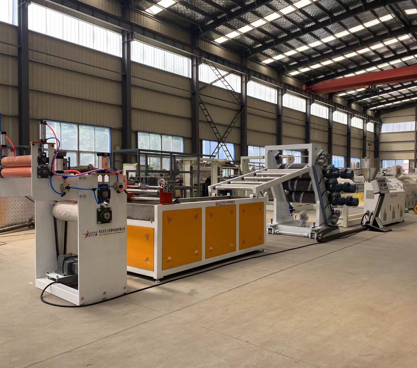 व्यावसायिक पीव्हीसी लवचिक दरवाजा पडदा उत्पादन लाइन सोल्यूशन्स कार्यक्षम औद्योगिक दरवाजा पडदा उत्पादन सक्षम करतात