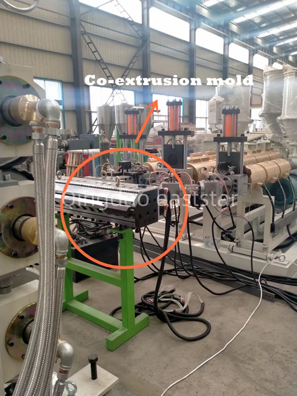 प्रोफेशनल एबीएस मल्टीलेअर को-एक्सट्रूजन शीट उत्पादन लाइन उच्च-कार्यक्षमता संमिश्र सामग्री उत्पादन सक्षम करते